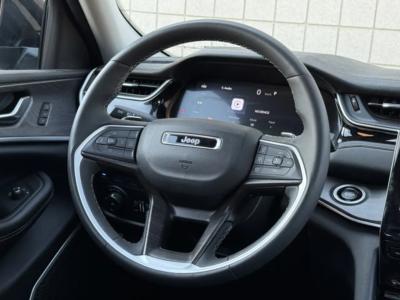 Jeep Grand Cherokee снимка Jeep Grand Cherokee