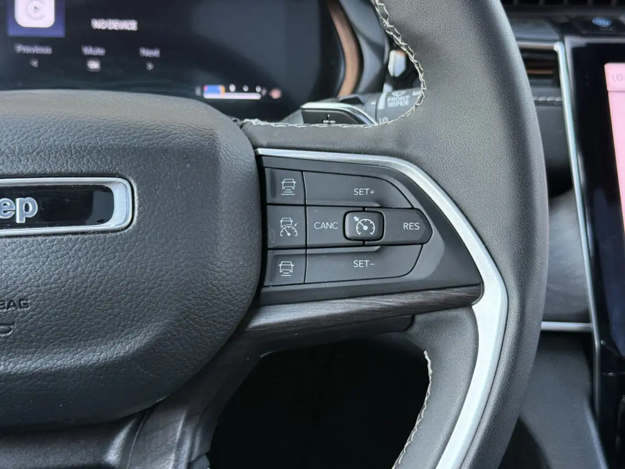 Jeep Grand Cherokee снимка Jeep Grand Cherokee