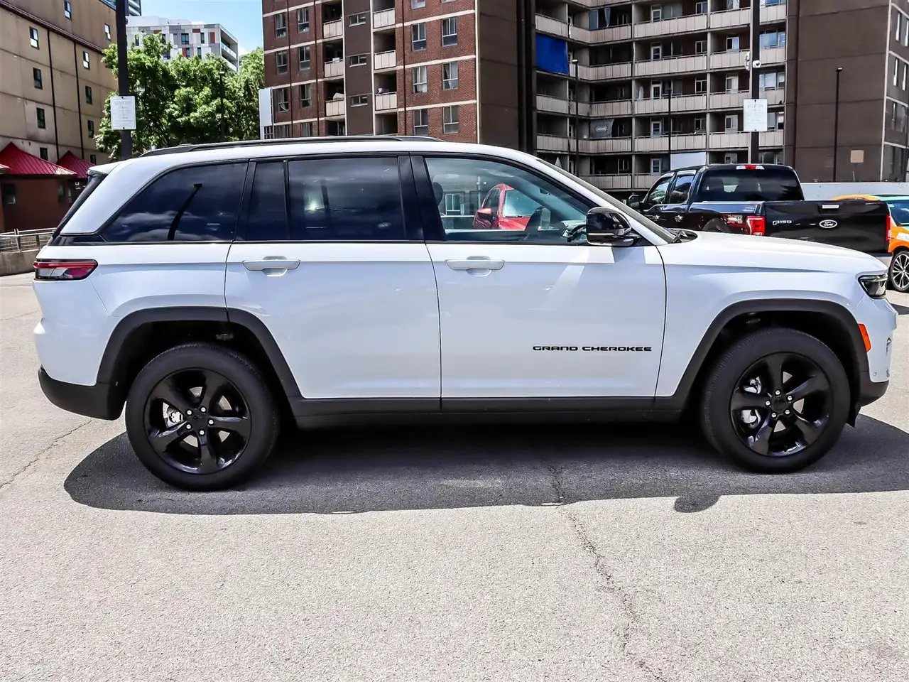 Jeep Grand Cherokee photo Jeep Grand Cherokee
