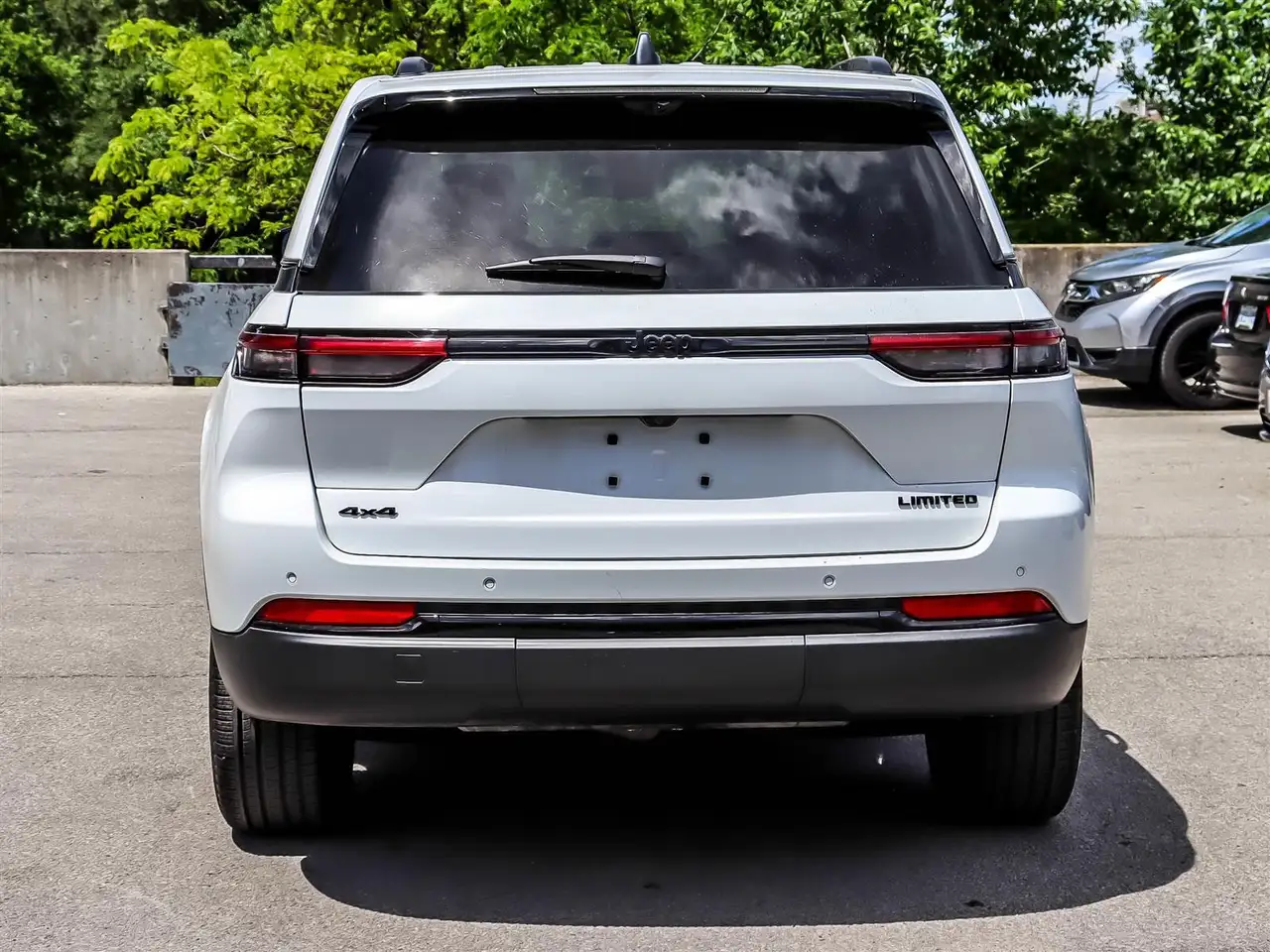 Jeep Grand Cherokee photo Jeep Grand Cherokee