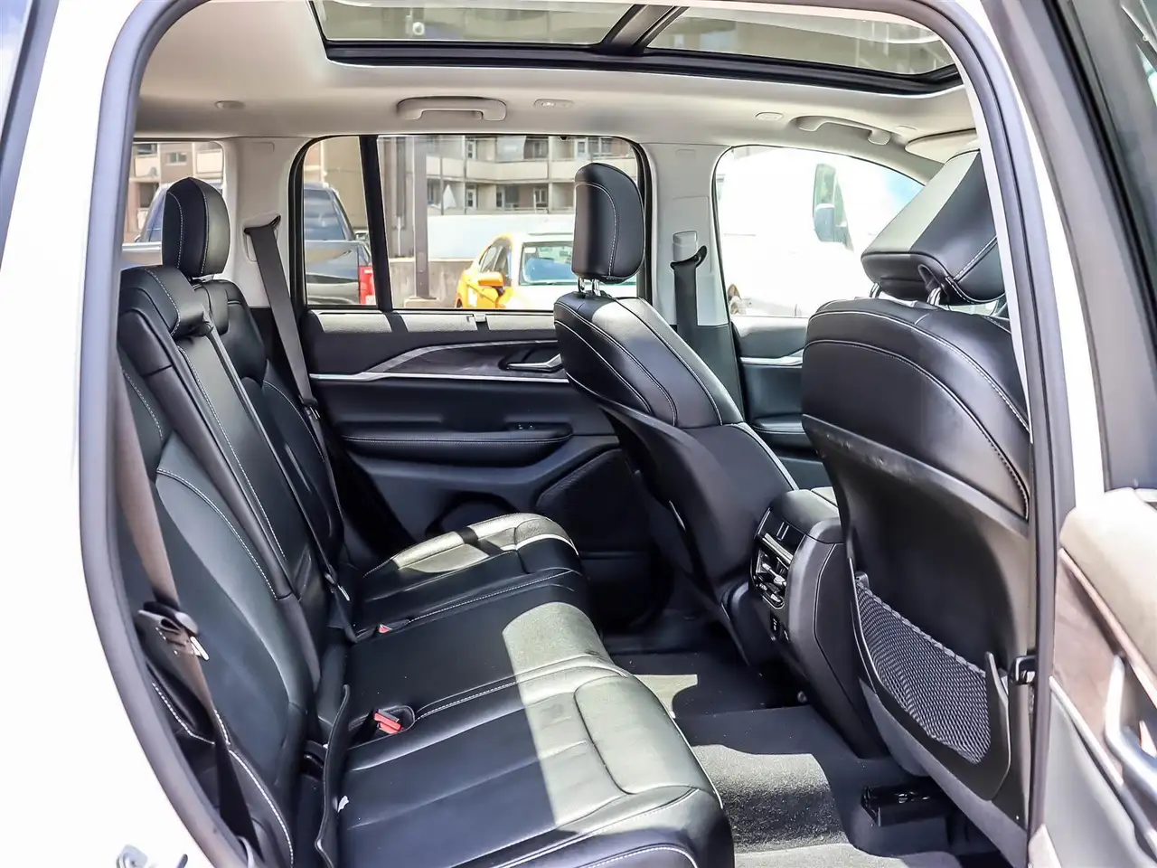 Jeep Grand Cherokee photo Jeep Grand Cherokee