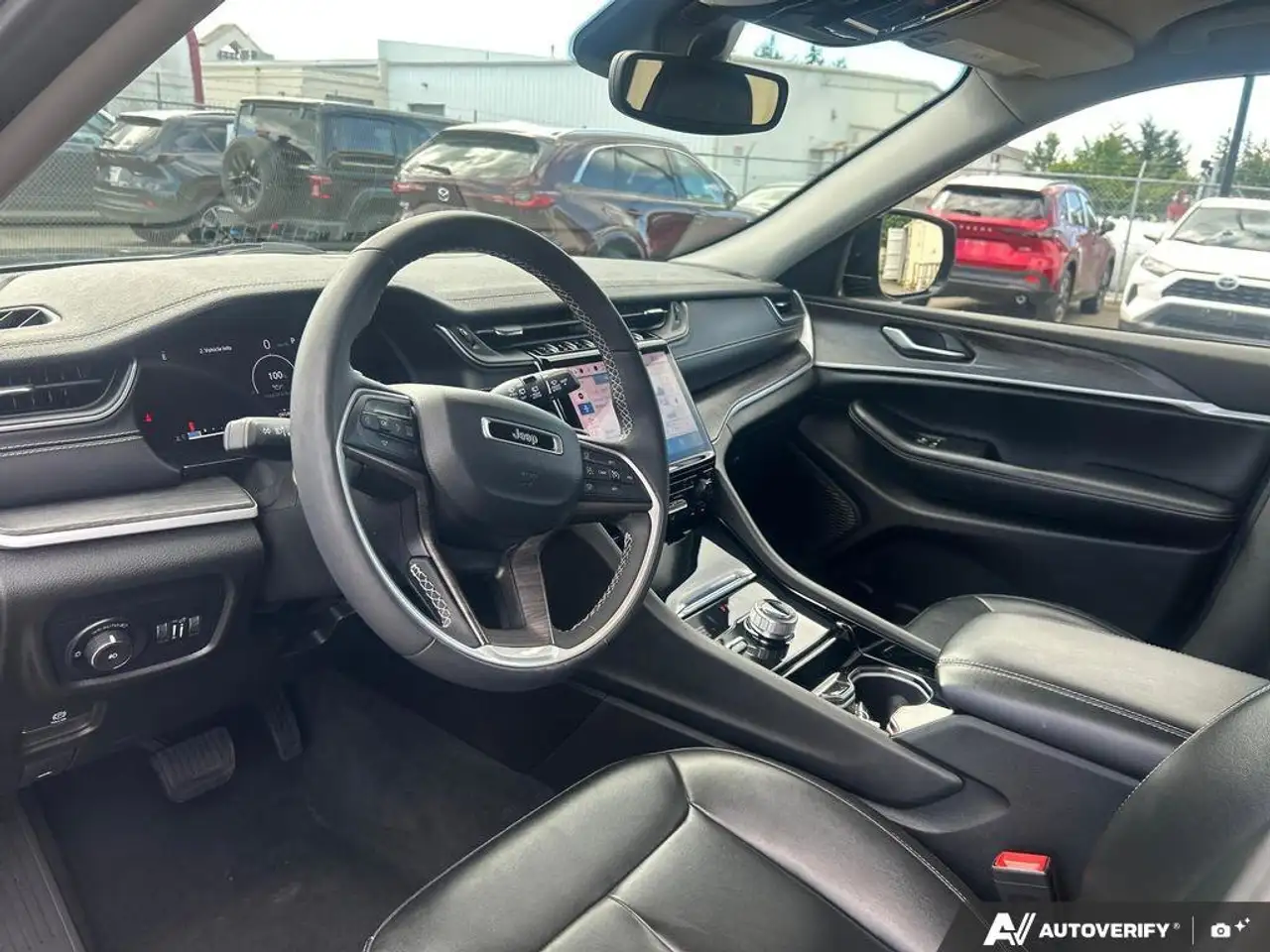 Jeep Grand Cherokee снимка Jeep Grand Cherokee