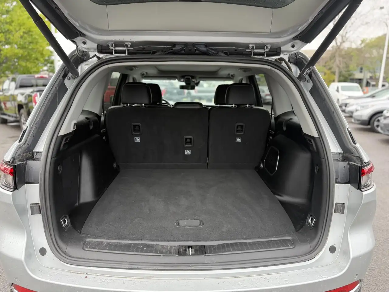 Jeep Grand Cherokee photo Jeep Grand Cherokee