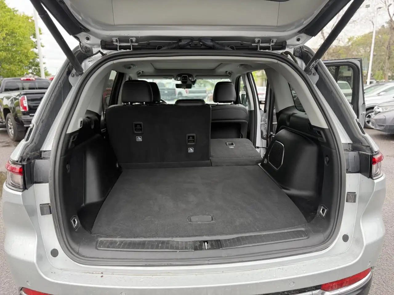 Jeep Grand Cherokee photo Jeep Grand Cherokee