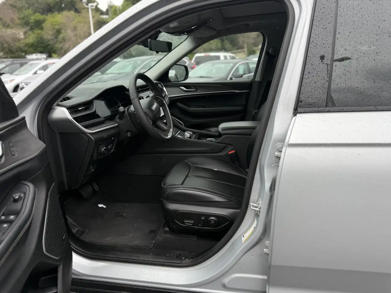 Jeep Grand Cherokee photo Jeep Grand Cherokee