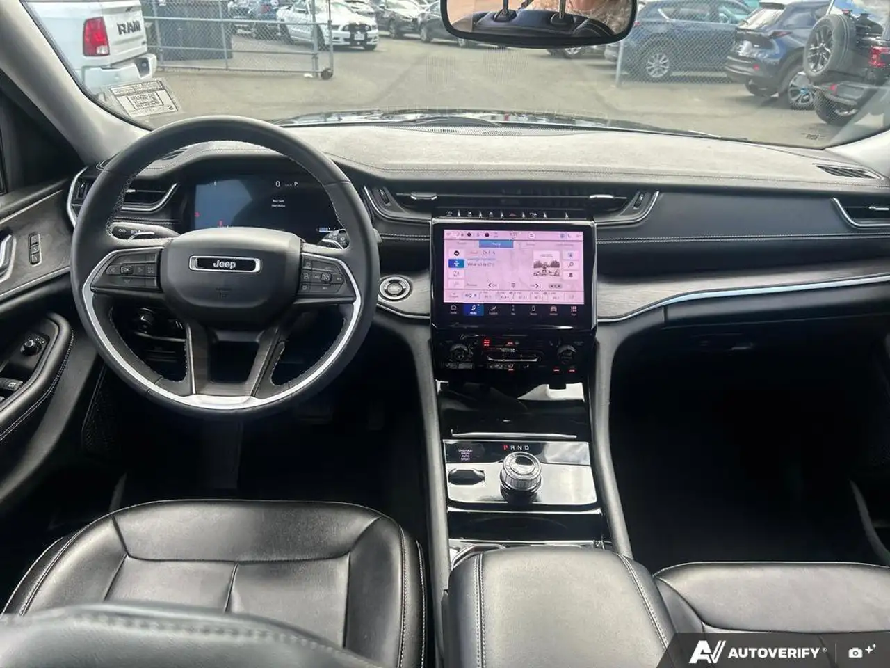 Jeep Grand Cherokee снимка Jeep Grand Cherokee