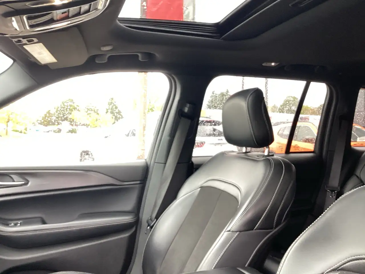 Jeep Grand Cherokee photo Jeep Grand Cherokee