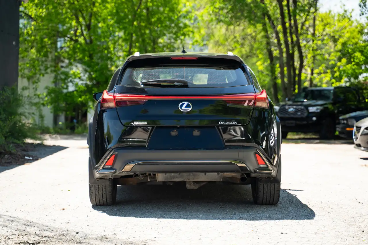 Lexus UX photo Lexus UX