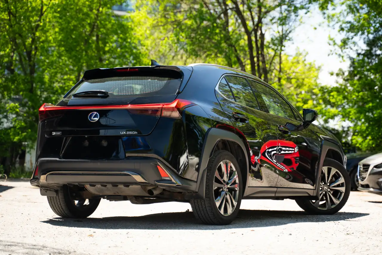 Lexus UX photo Lexus UX