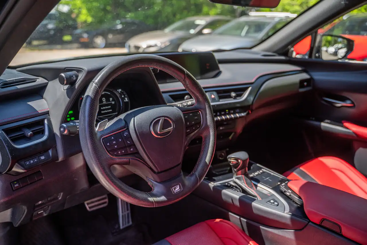 Lexus UX photo Lexus UX
