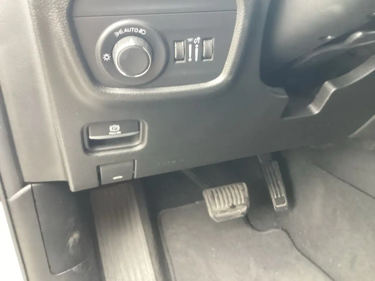 Jeep Grand Cherokee photo Jeep Grand Cherokee