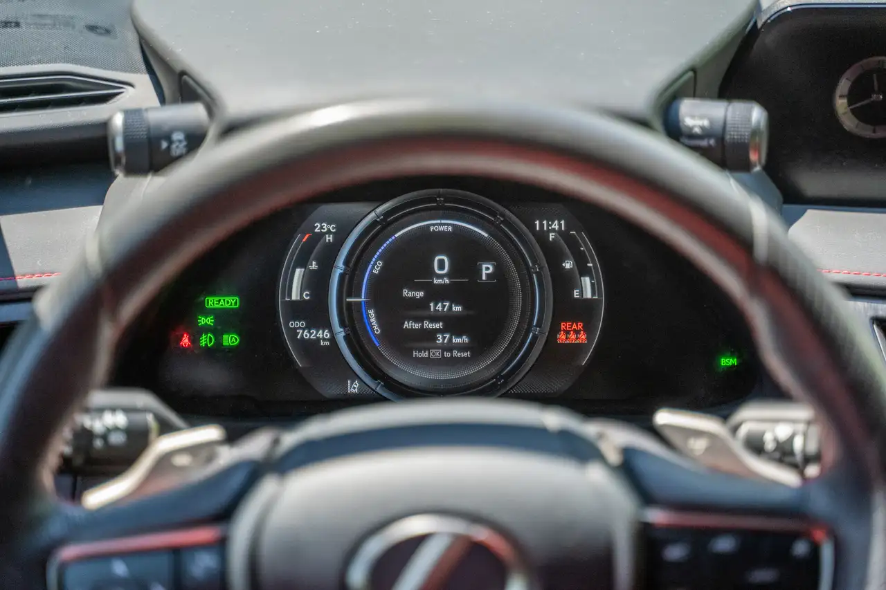 Lexus UX photo Lexus UX