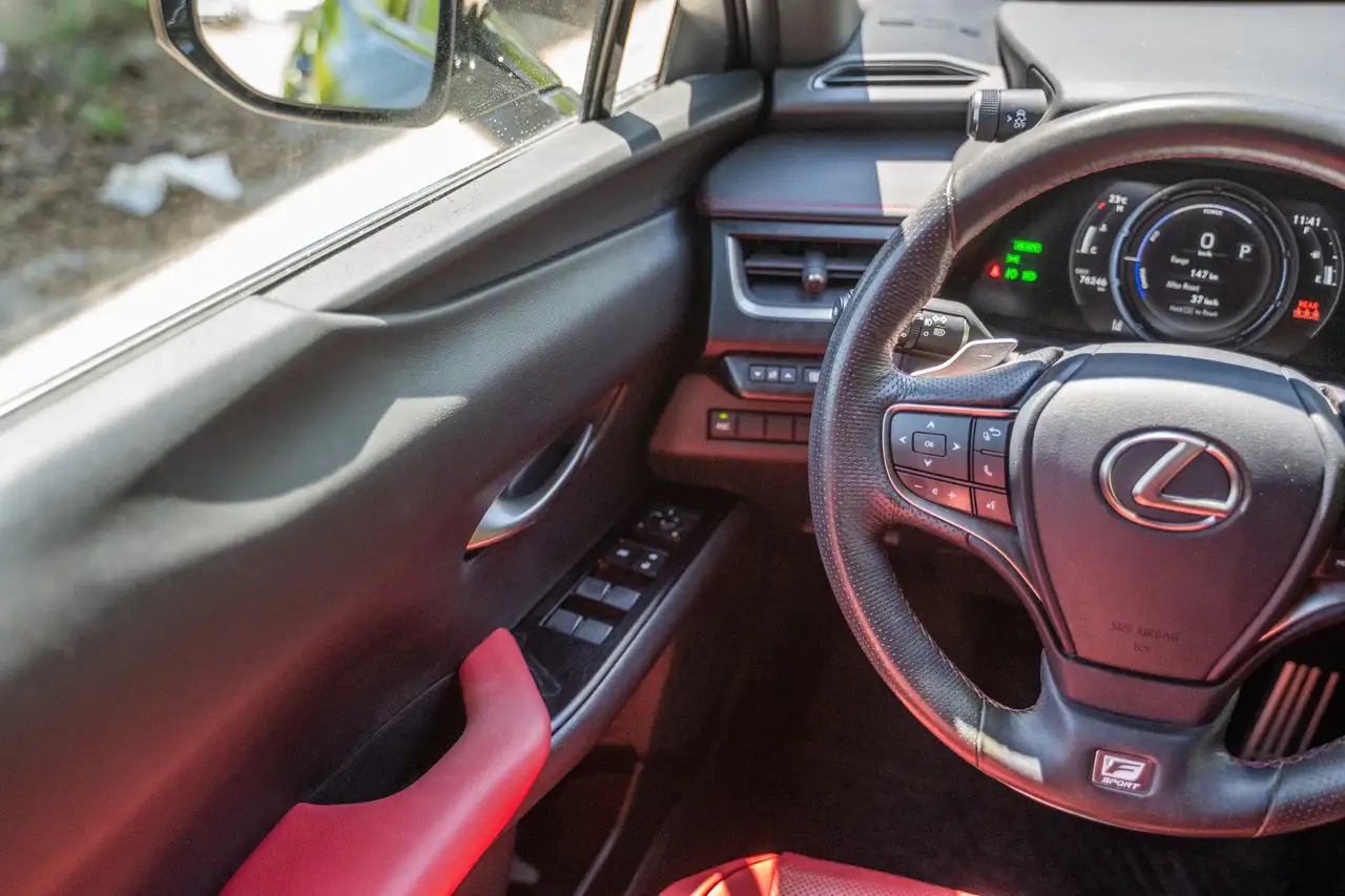 Lexus UX photo Lexus UX
