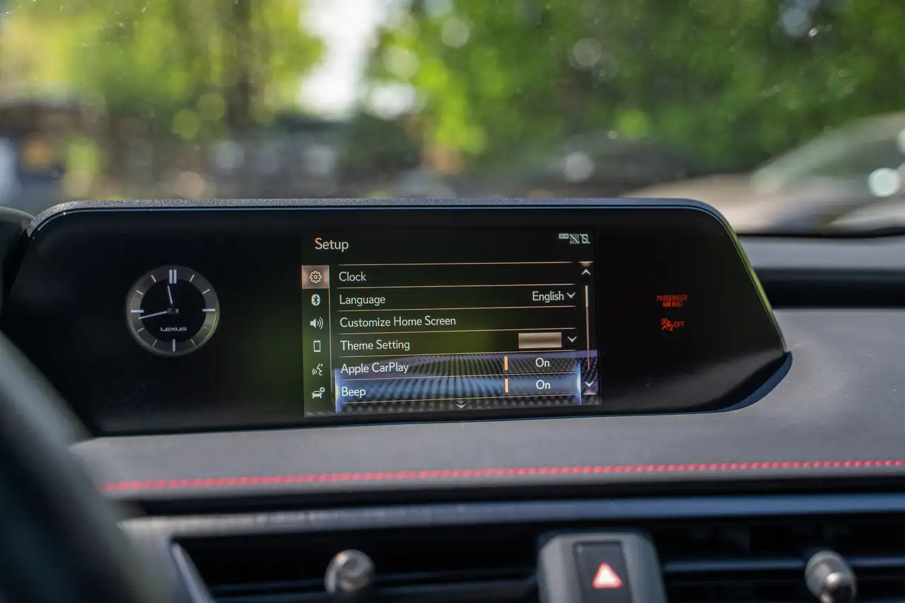 Lexus UX photo Lexus UX