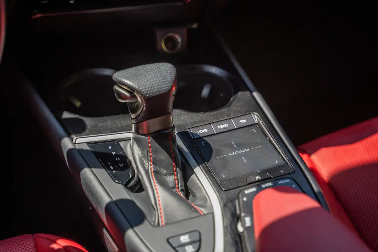 Lexus UX photo Lexus UX