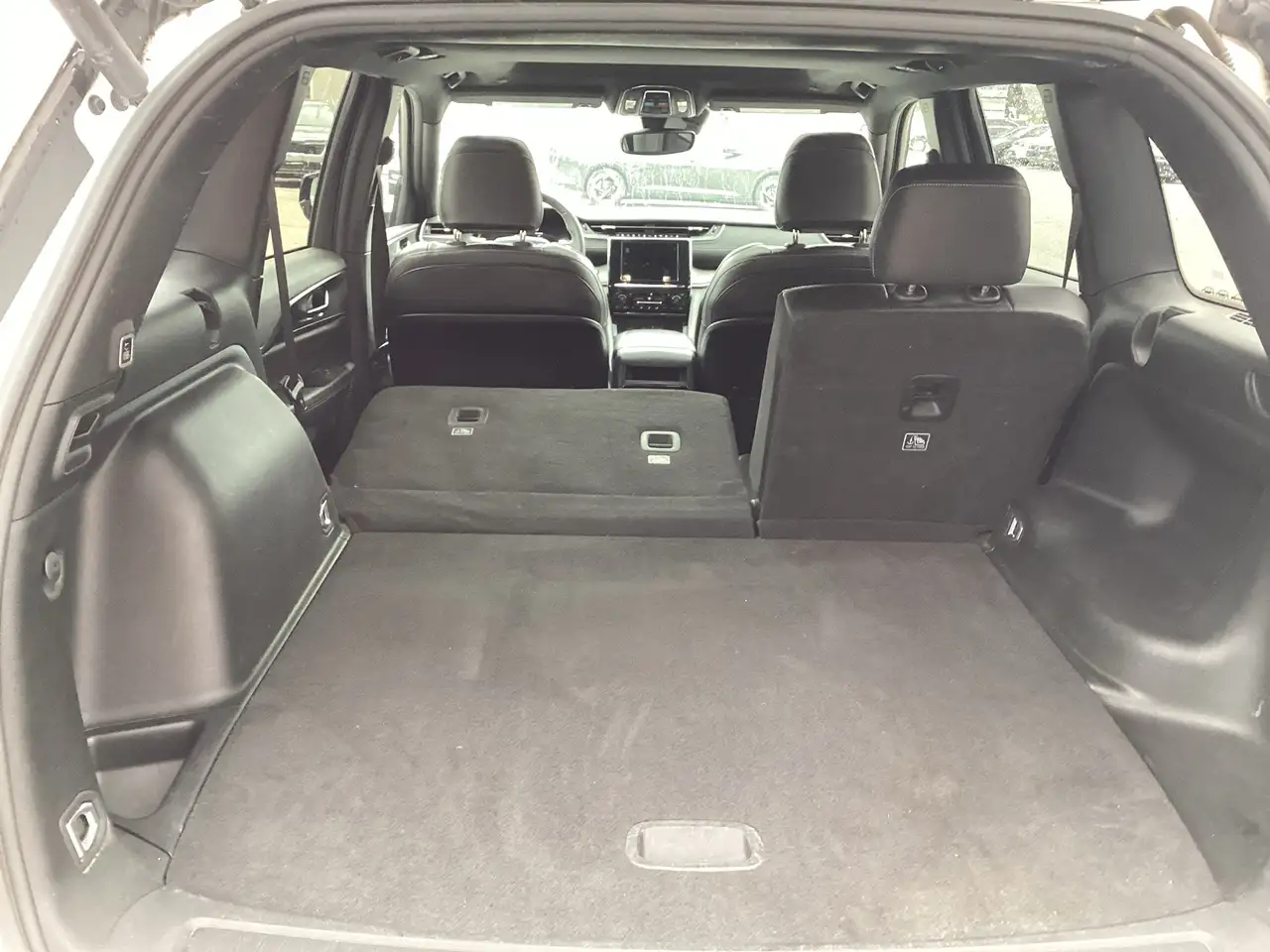 Jeep Grand Cherokee photo Jeep Grand Cherokee