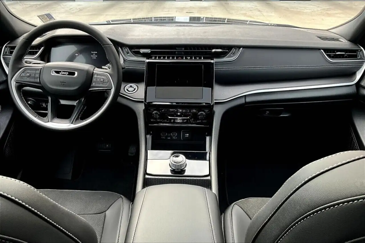 Jeep Grand Cherokee снимка Jeep Grand Cherokee