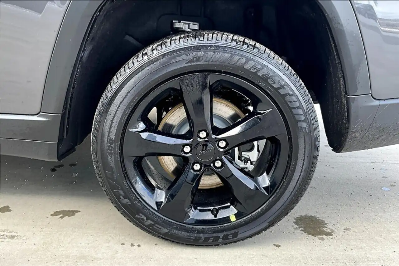 Jeep Grand Cherokee снимка Jeep Grand Cherokee