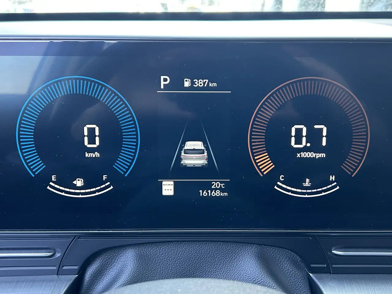 Hyundai KONA снимка Hyundai KONA