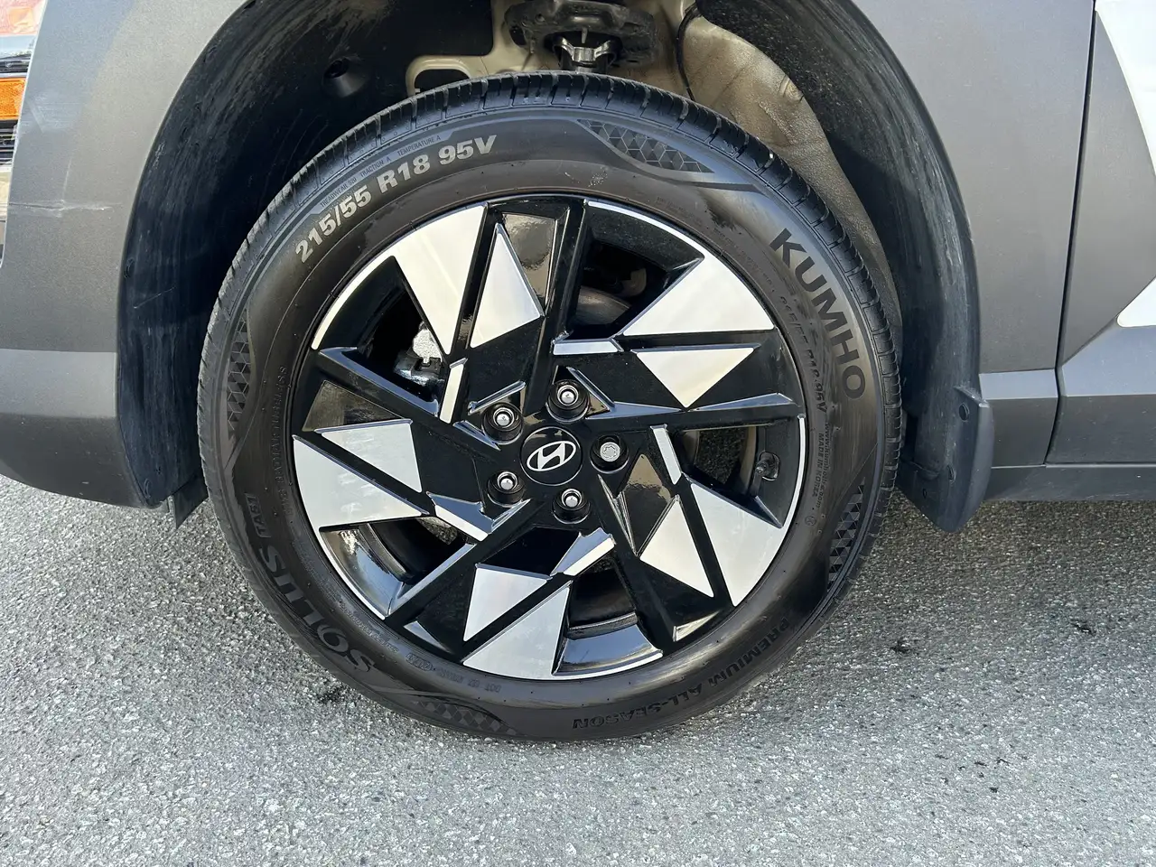 Hyundai KONA снимка Hyundai KONA