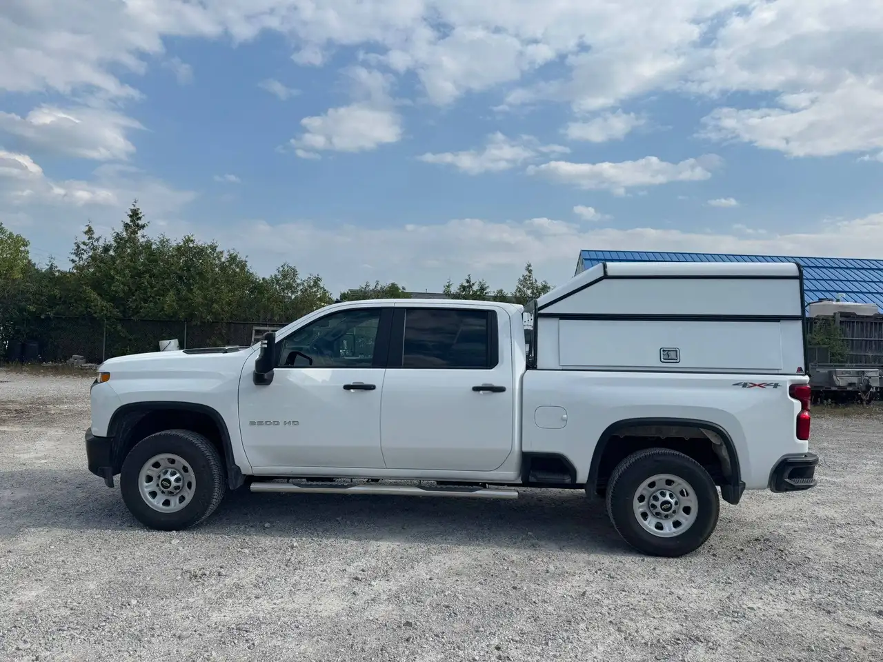 Chevrolet Silverado 2500 photo Chevrolet Silverado 2500