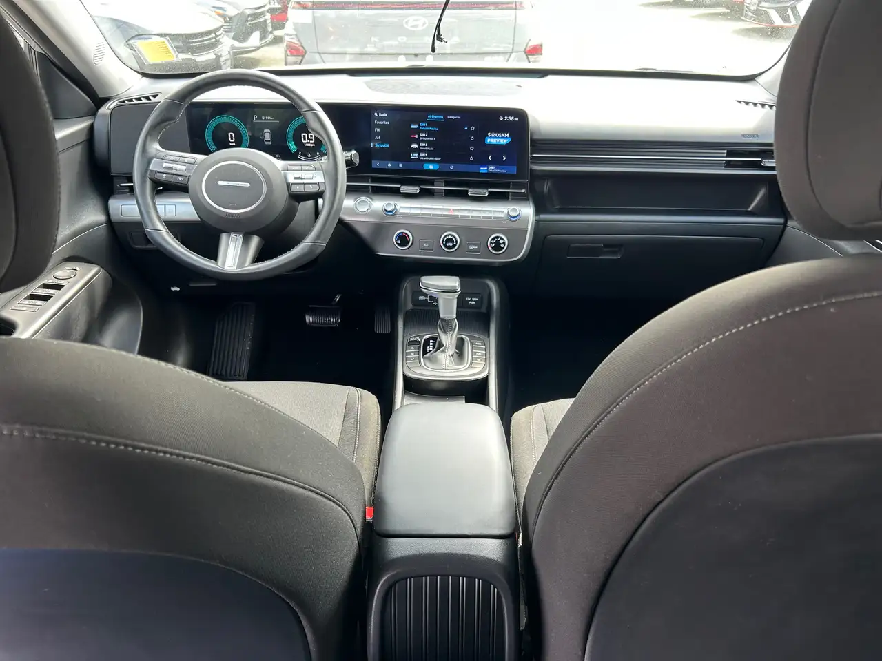 Hyundai KONA снимка Hyundai KONA