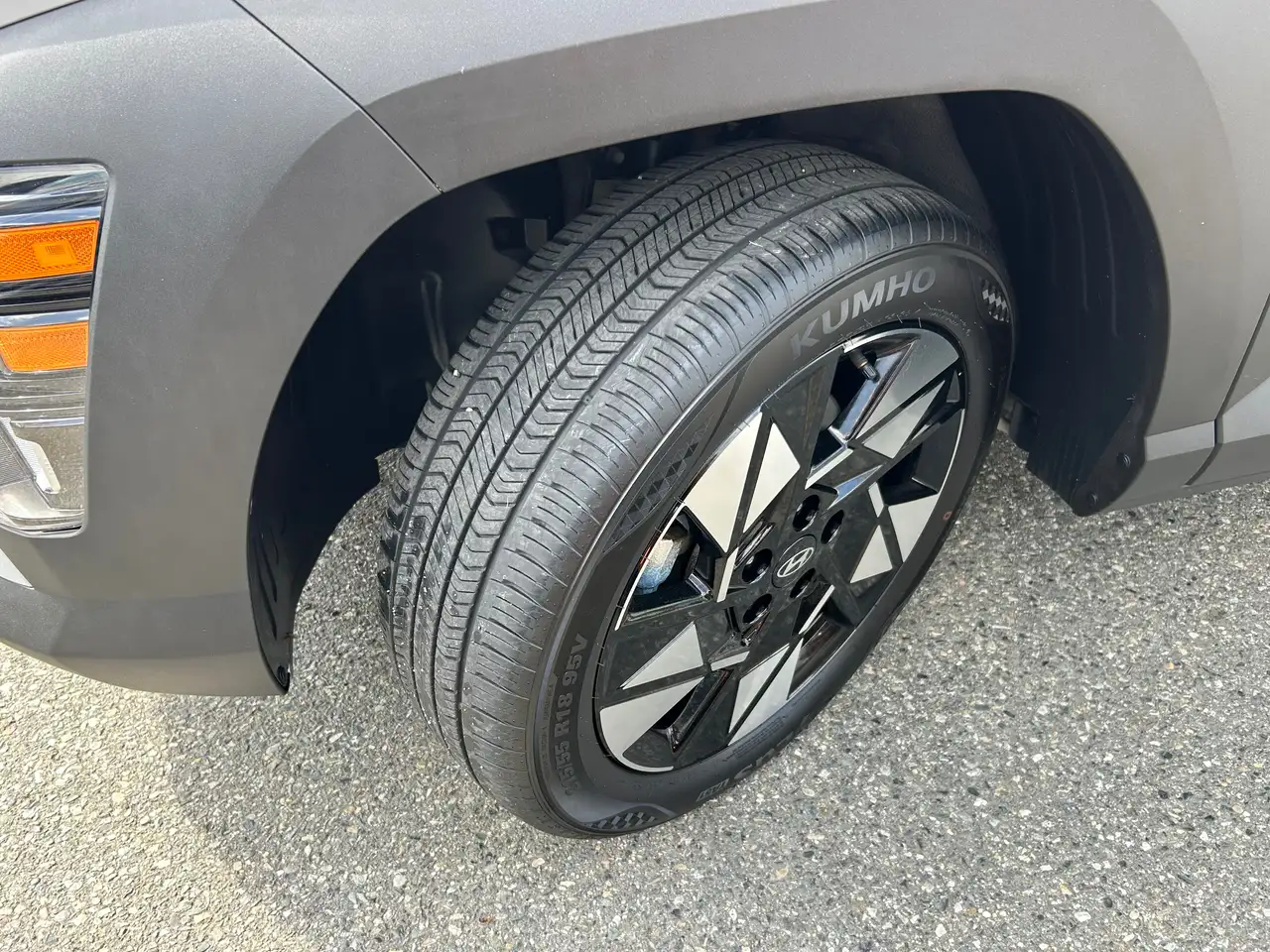 Hyundai KONA снимка Hyundai KONA