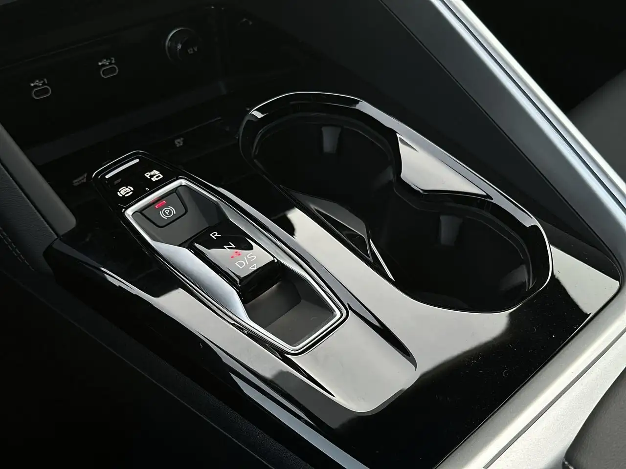 Audi Q5 снимка Audi Q5
