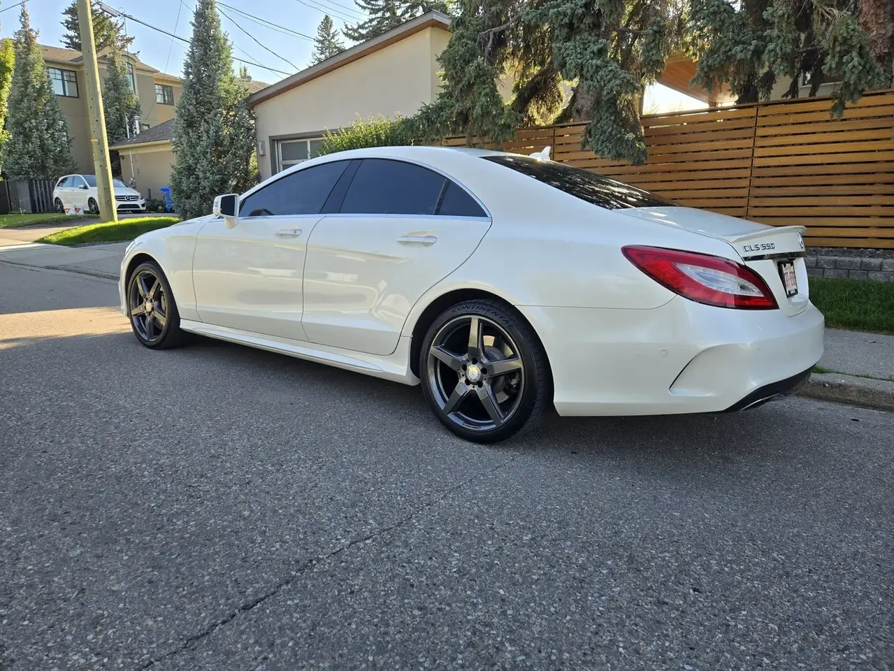 Mercedes-Benz CLS снимка Mercedes-Benz CLS