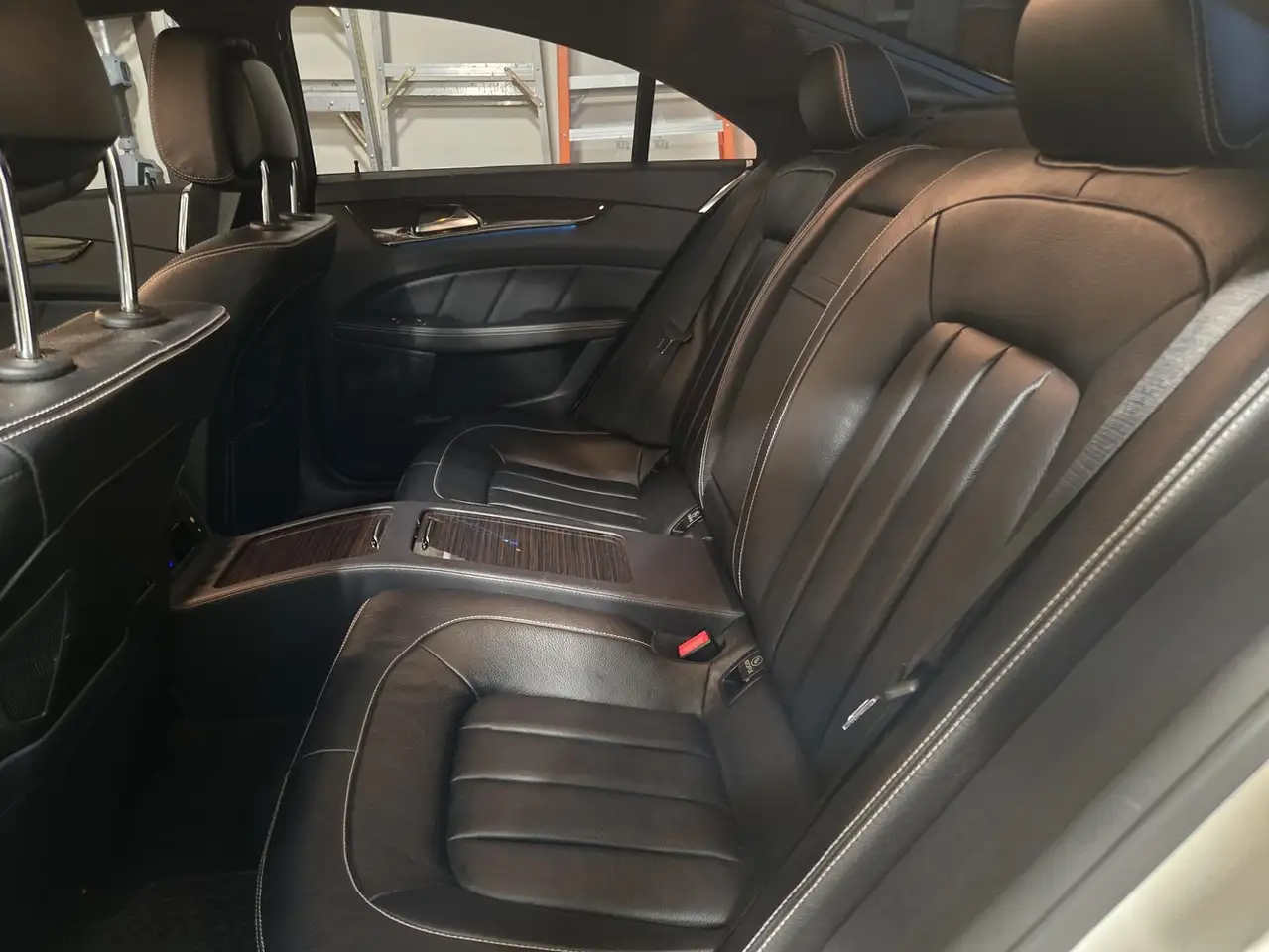 Mercedes-Benz CLS снимка Mercedes-Benz CLS