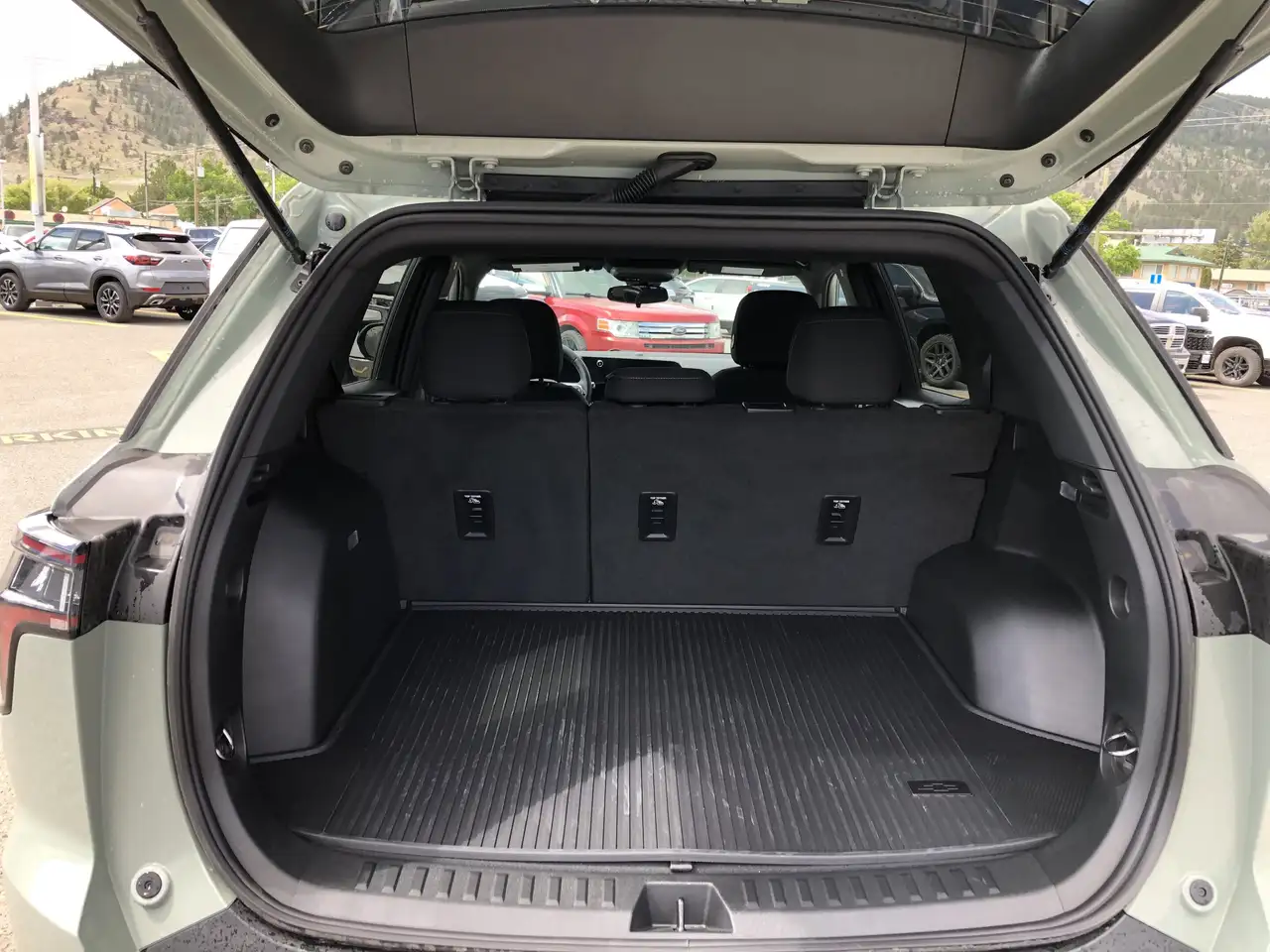 Chevrolet Equinox снимка Chevrolet Equinox