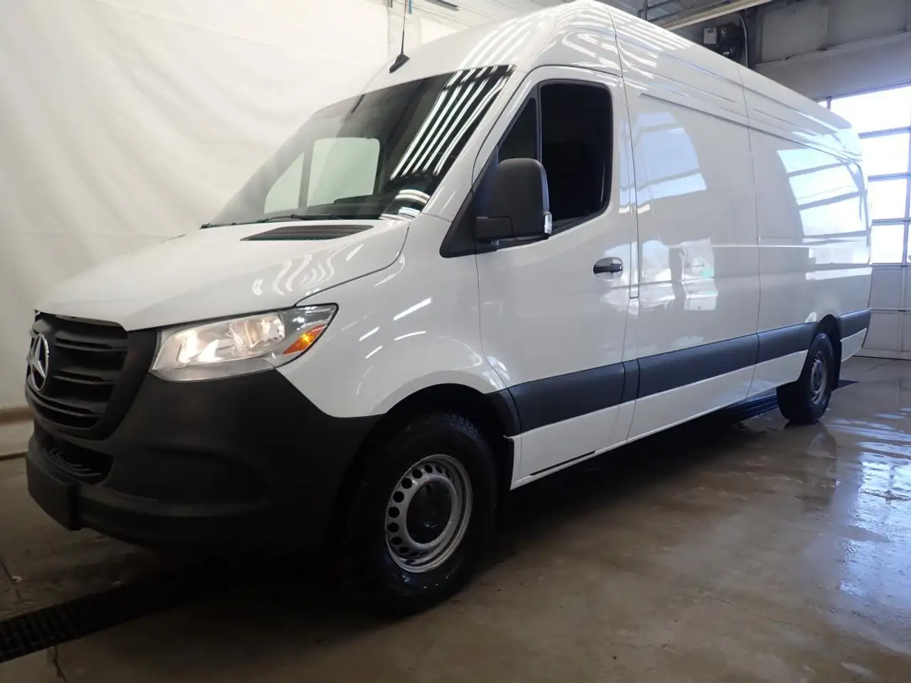 Mercedes-Benz Sprinter снимка Mercedes-Benz Sprinter