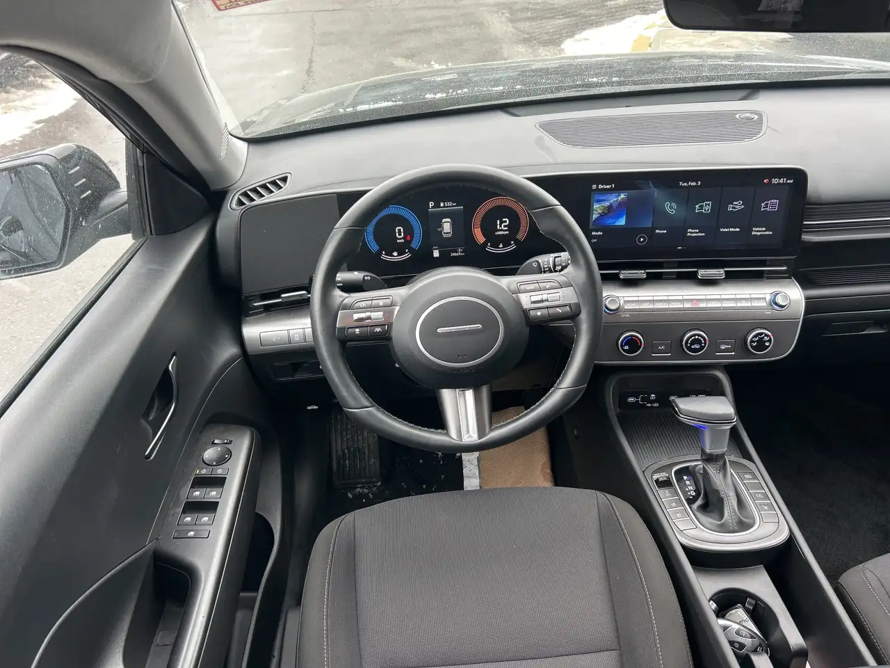 Hyundai KONA снимка Hyundai KONA
