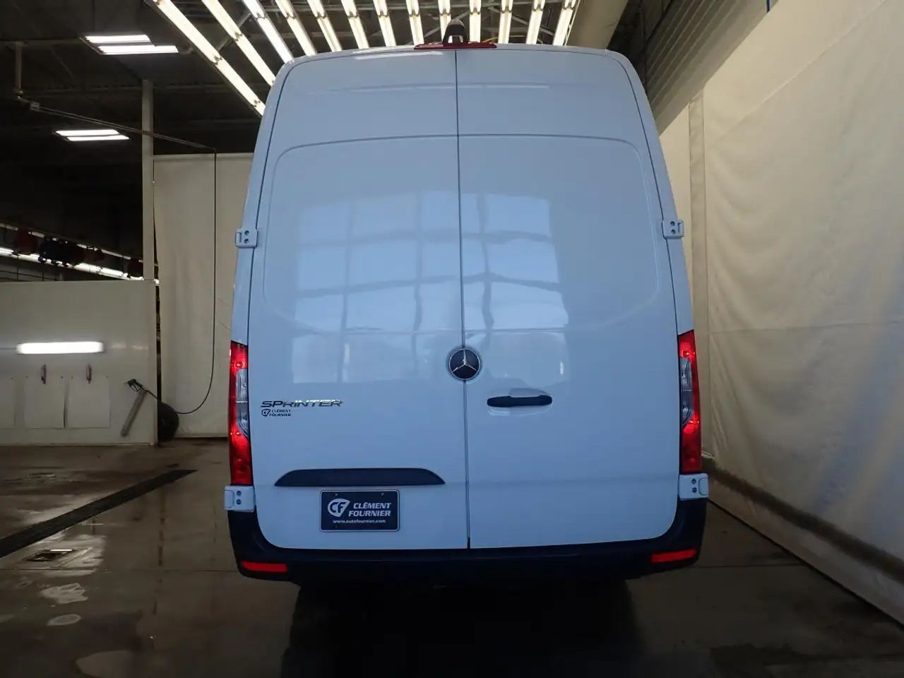 Mercedes-Benz Sprinter снимка Mercedes-Benz Sprinter