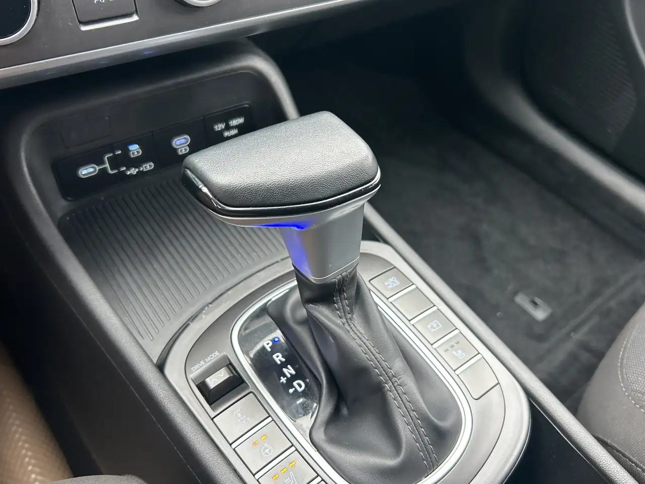 Hyundai KONA снимка Hyundai KONA