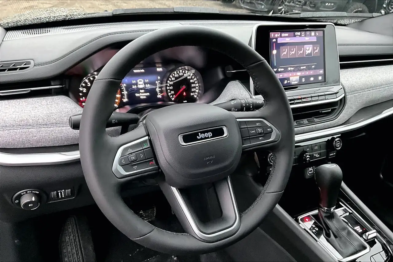 Jeep Compass photo Jeep Compass