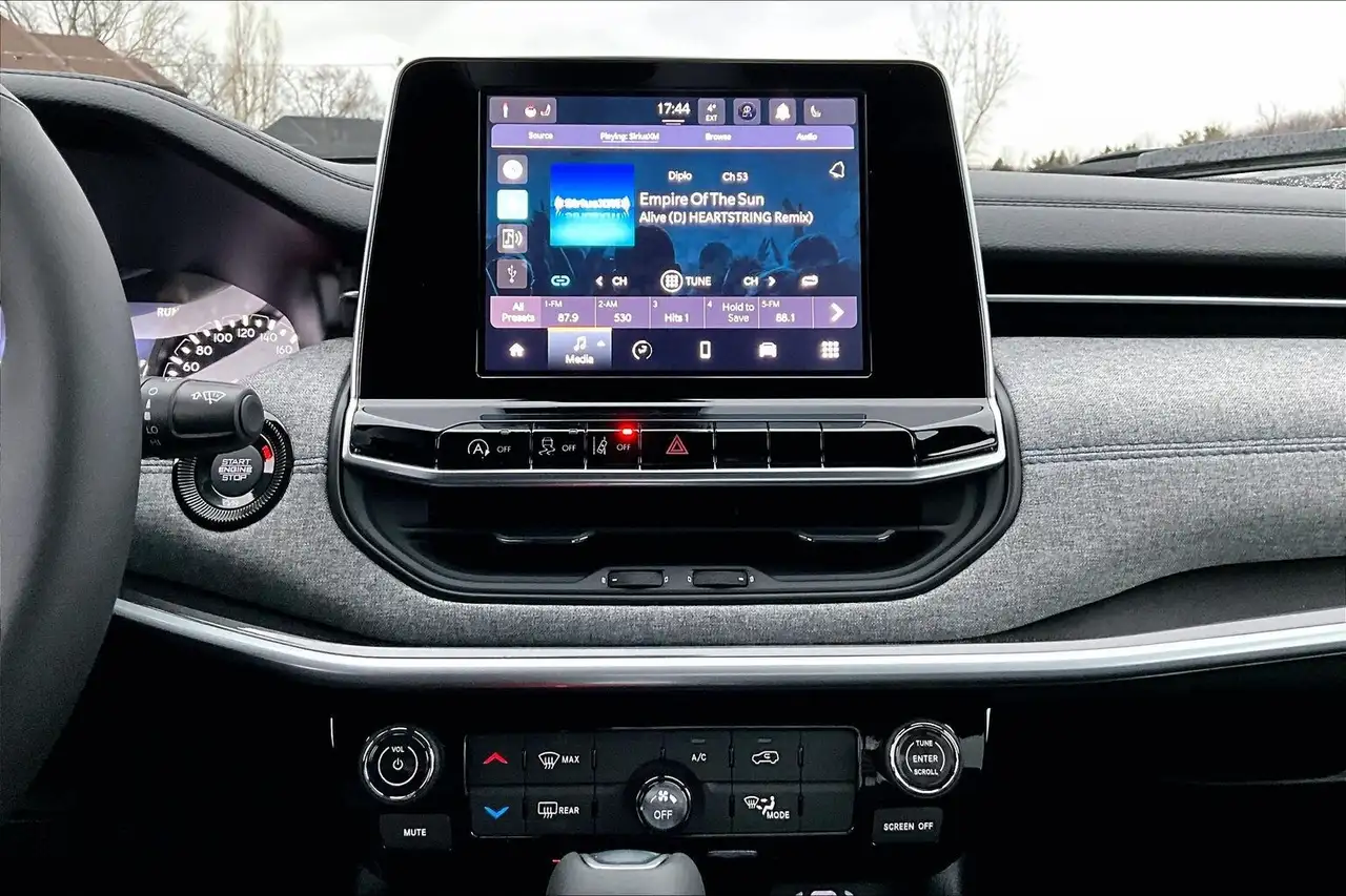 Jeep Compass photo Jeep Compass