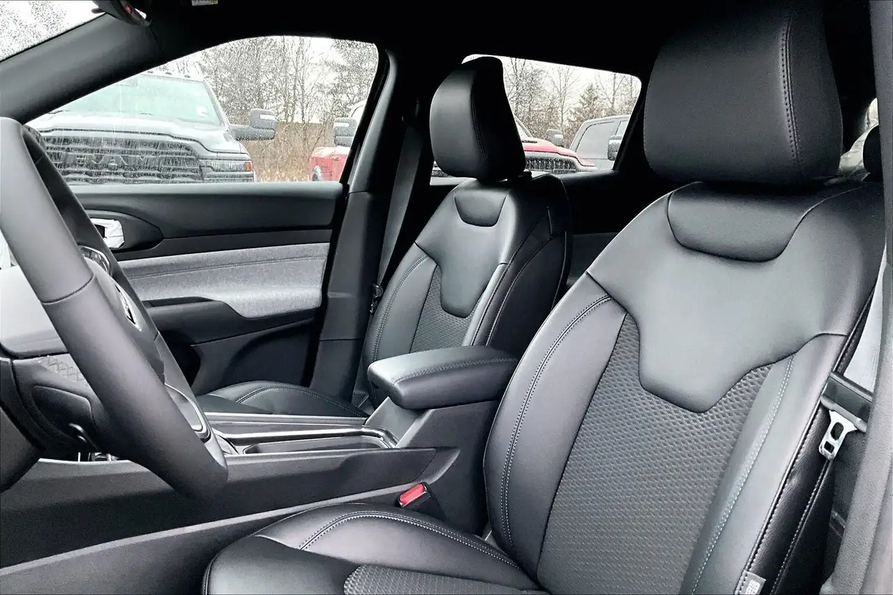 Jeep Compass photo Jeep Compass