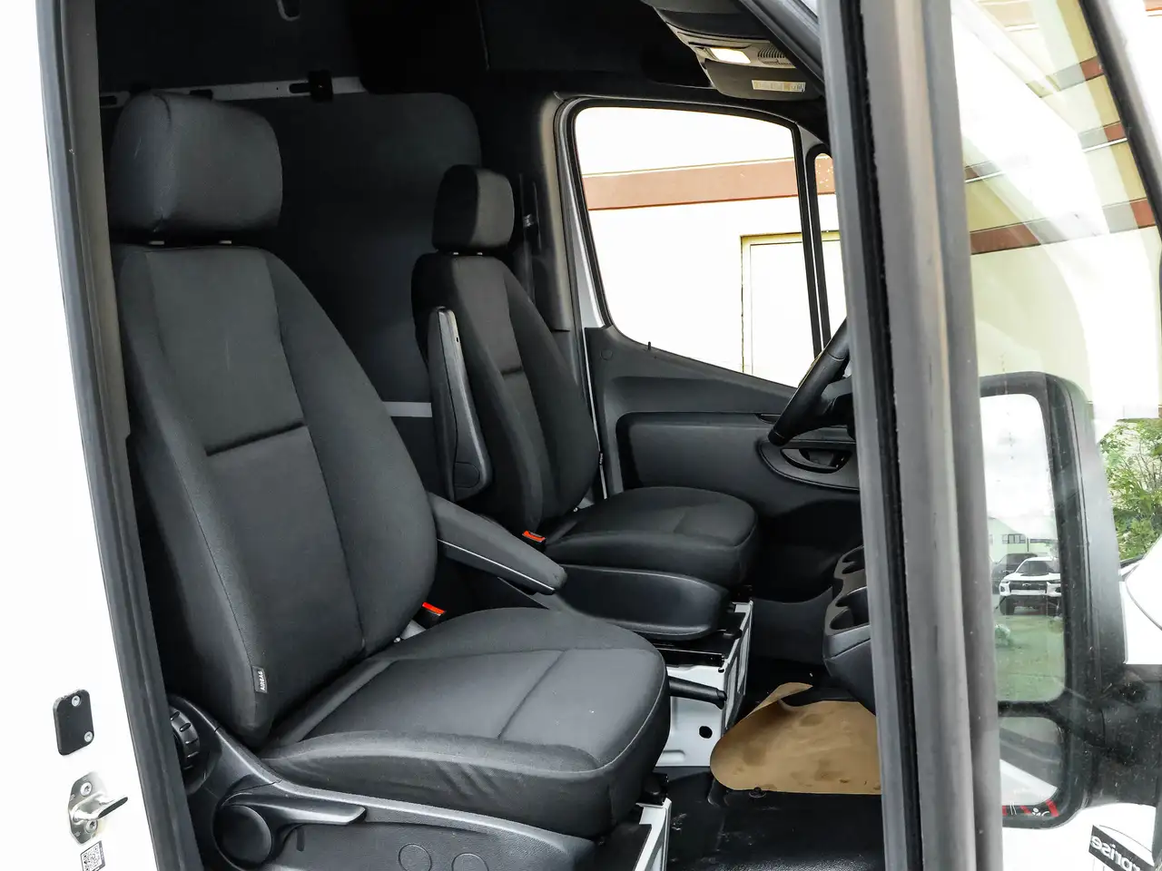 Mercedes-Benz Sprinter снимка Mercedes-Benz Sprinter