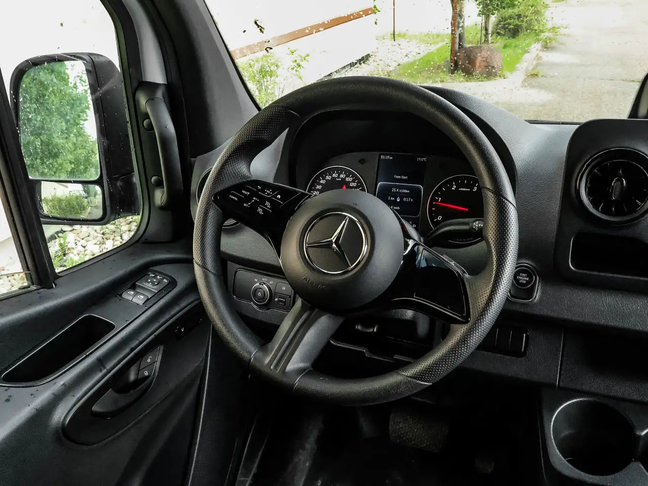 Mercedes-Benz Sprinter снимка Mercedes-Benz Sprinter
