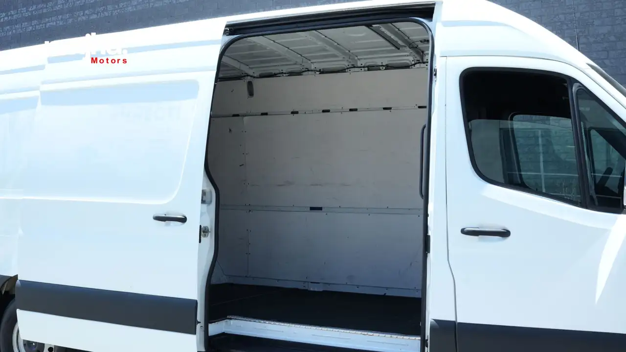 Mercedes-Benz Sprinter снимка Mercedes-Benz Sprinter