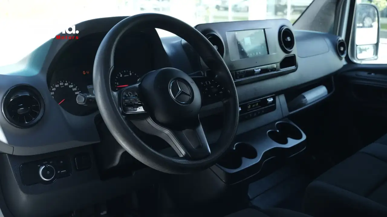 Mercedes-Benz Sprinter снимка Mercedes-Benz Sprinter