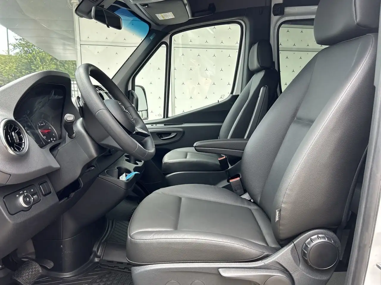Mercedes-Benz Sprinter снимка Mercedes-Benz Sprinter