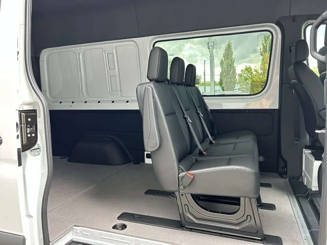 Mercedes-Benz Sprinter снимка Mercedes-Benz Sprinter