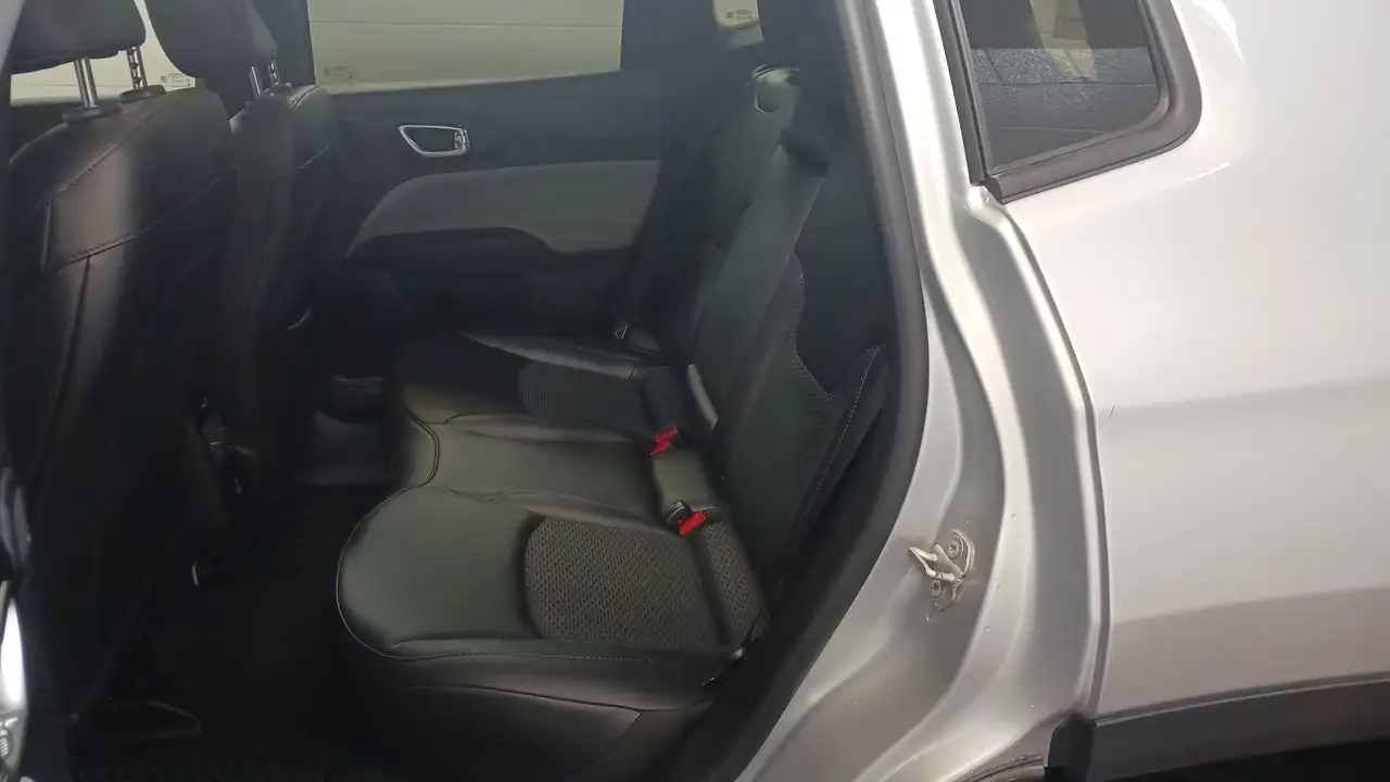 Jeep Compass снимка Jeep Compass