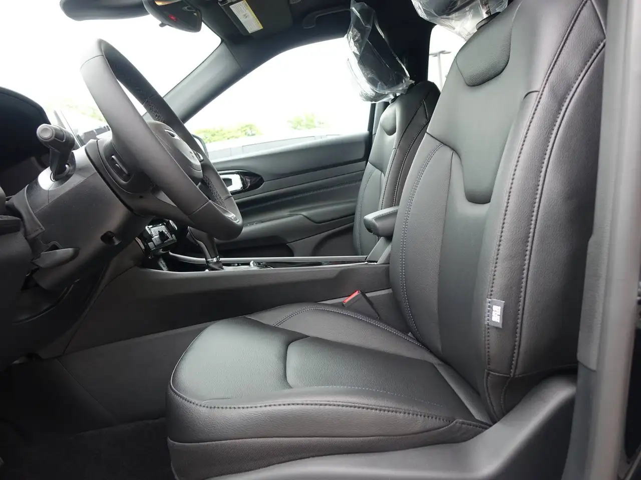 Jeep Compass photo Jeep Compass