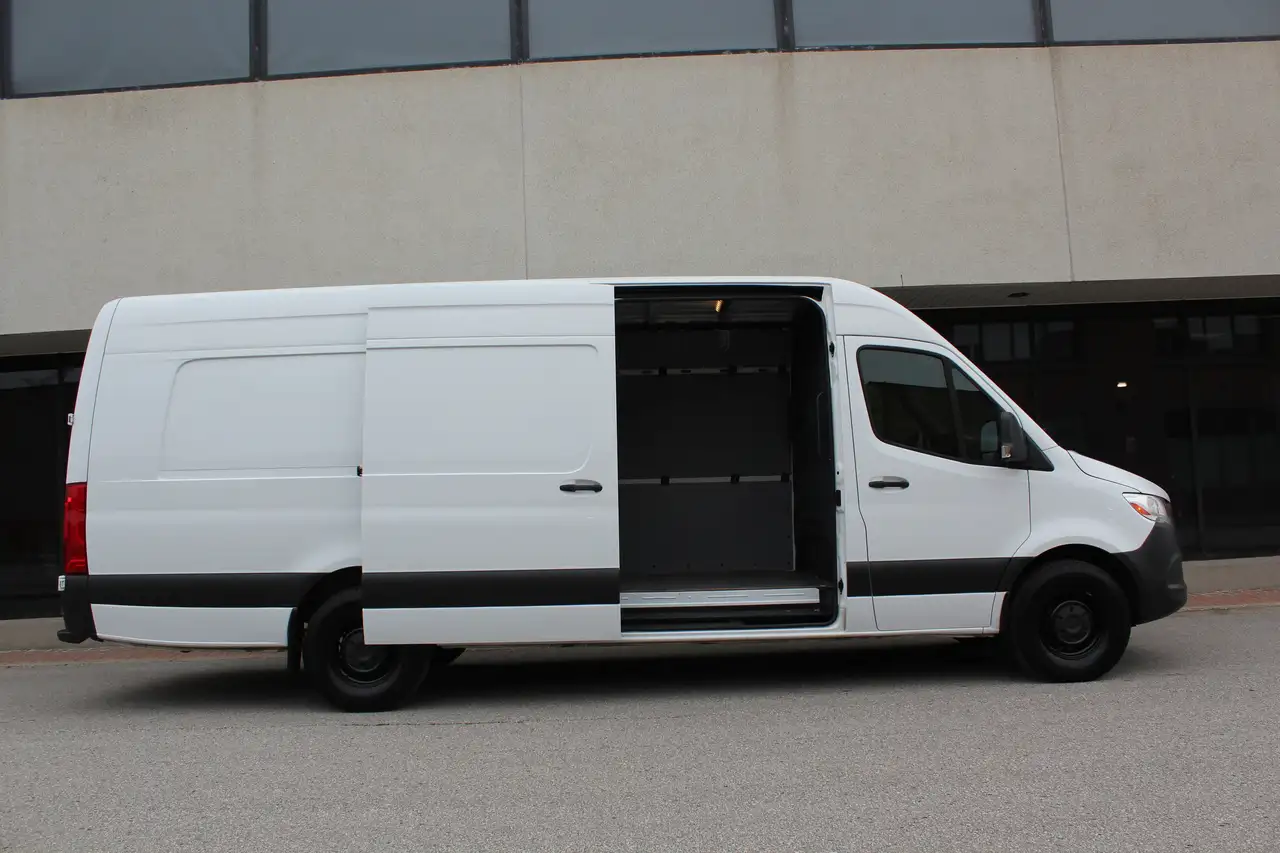 Mercedes-Benz Sprinter снимка Mercedes-Benz Sprinter
