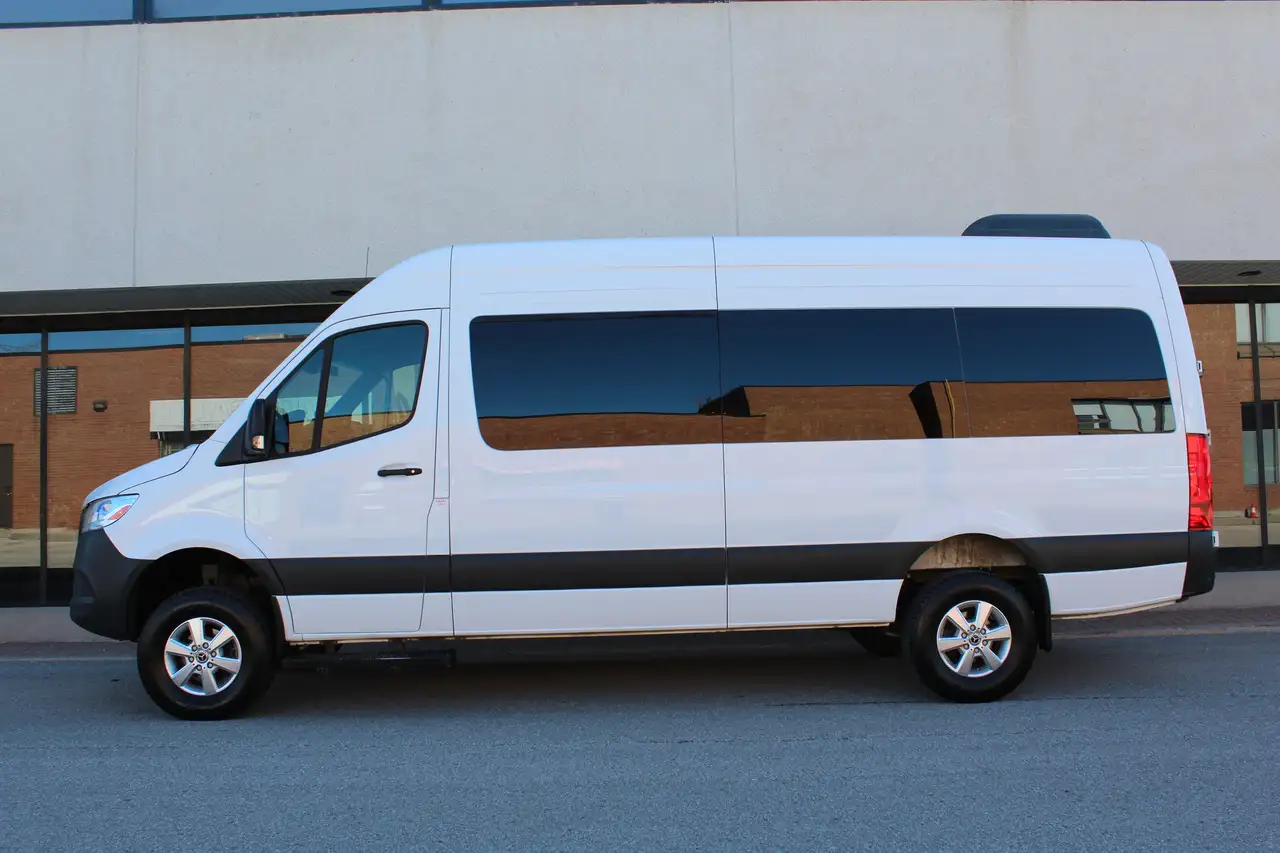 Mercedes-Benz Sprinter photo Mercedes-Benz Sprinter