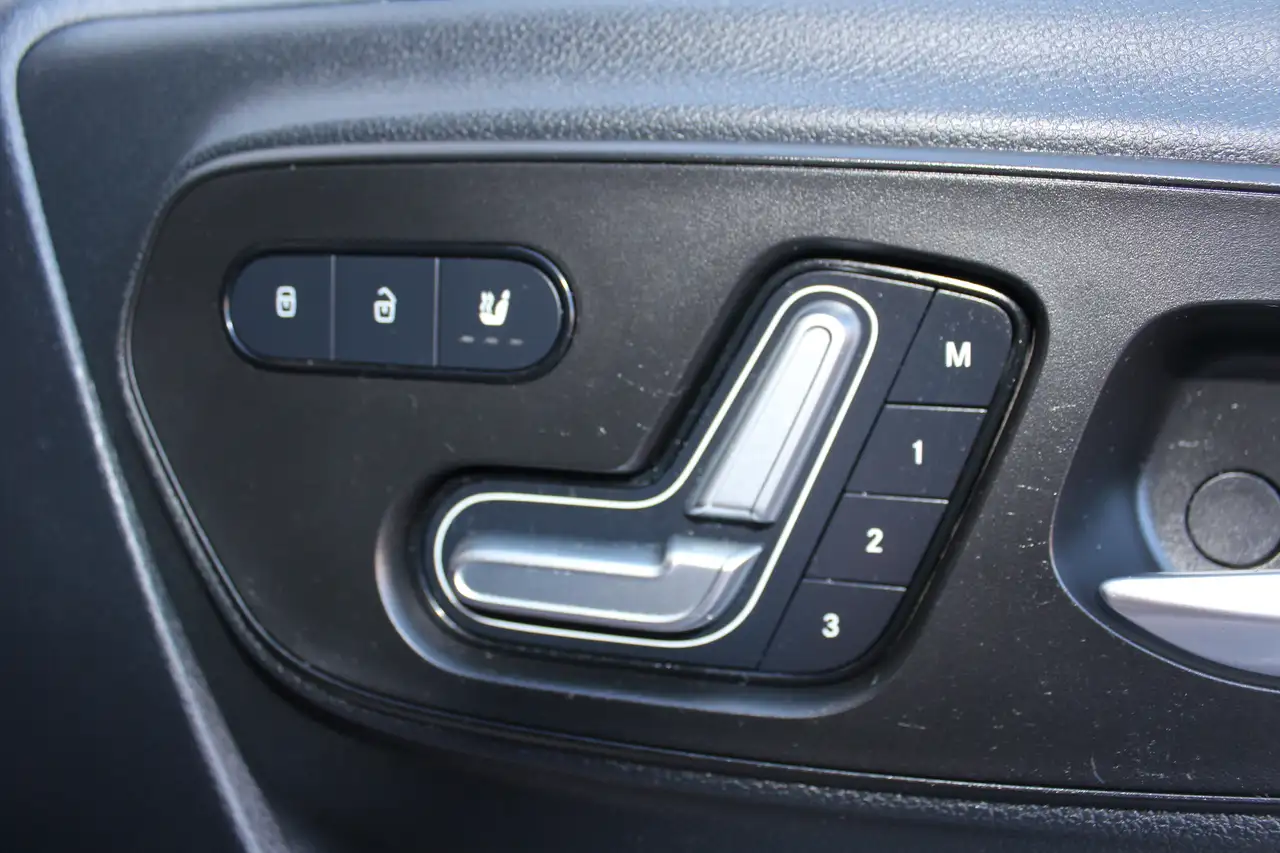 Mercedes-Benz Sprinter photo Mercedes-Benz Sprinter