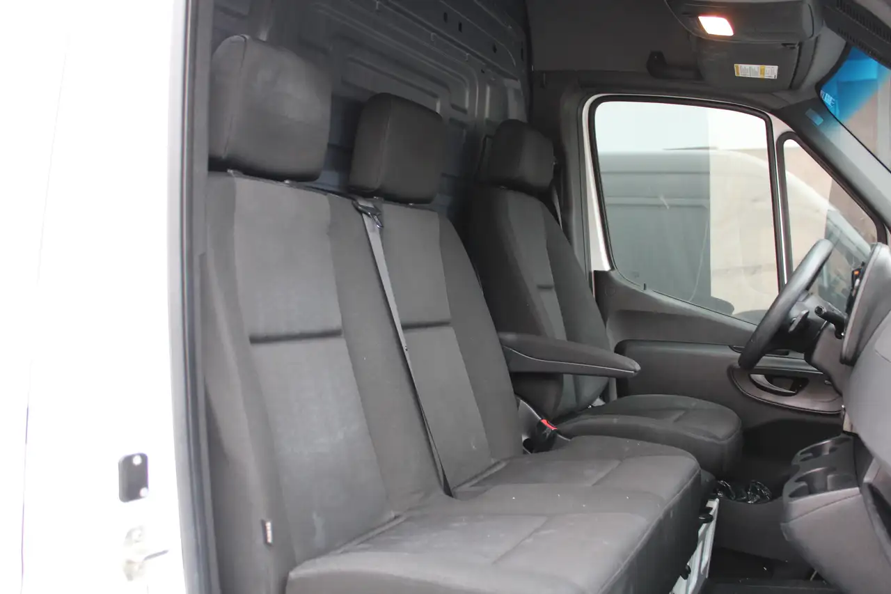 Mercedes-Benz Sprinter снимка Mercedes-Benz Sprinter